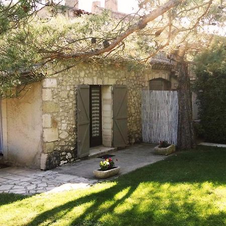 Mas Grimaud - Gite- Studio Et Chambres D'Hotes Familiales Eygalières Eksteriør bilde