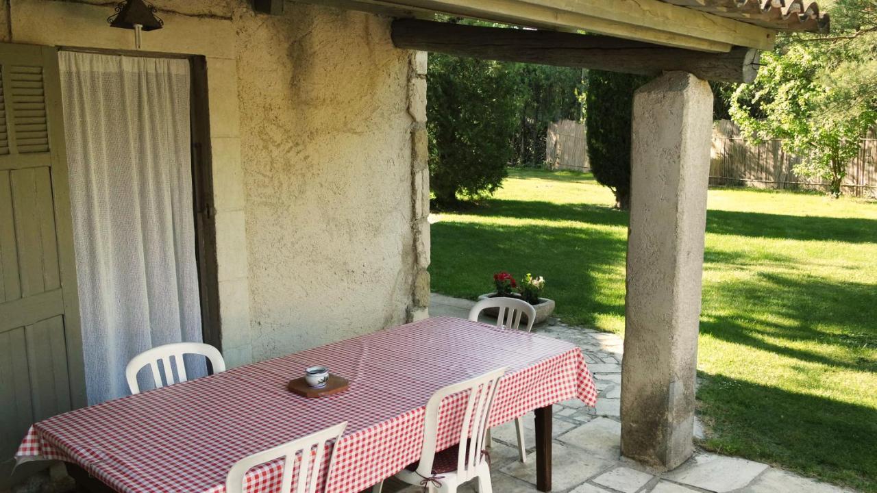 Mas Grimaud - Gite- Studio Et Chambres D'Hotes Familiales Eygalières Eksteriør bilde
