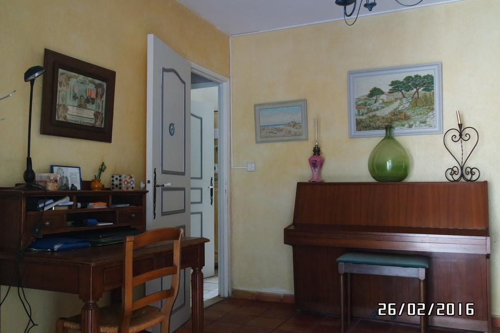Mas Grimaud - Gite- Studio Et Chambres D'Hotes Familiales Eygalières Eksteriør bilde