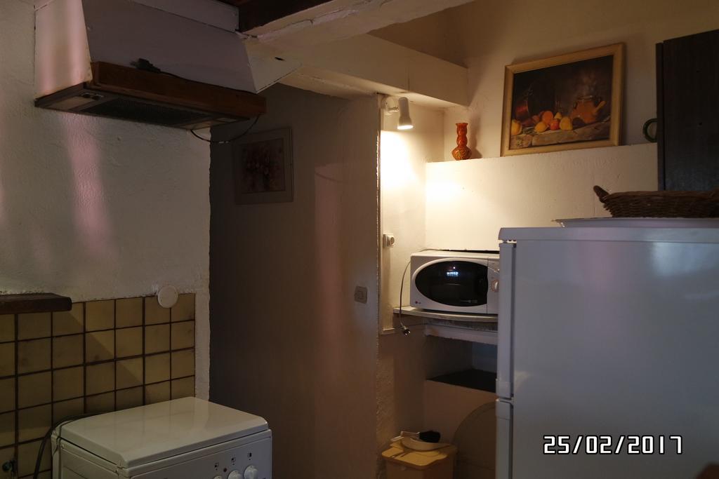 Mas Grimaud - Gite- Studio Et Chambres D'Hotes Familiales Eygalières Eksteriør bilde