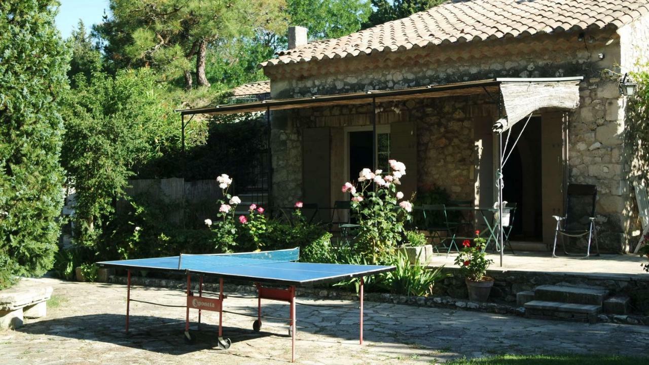 Mas Grimaud - Gite- Studio Et Chambres D'Hotes Familiales Eygalières Eksteriør bilde