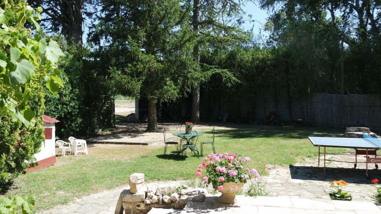 Mas Grimaud - Gite- Studio Et Chambres D'Hotes Familiales Eygalières Eksteriør bilde