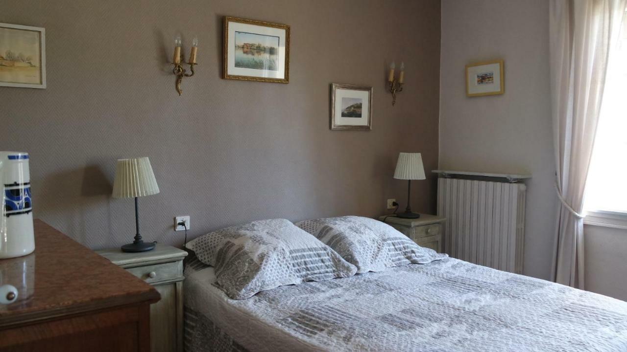 Mas Grimaud - Gite- Studio Et Chambres D'Hotes Familiales Eygalières Eksteriør bilde