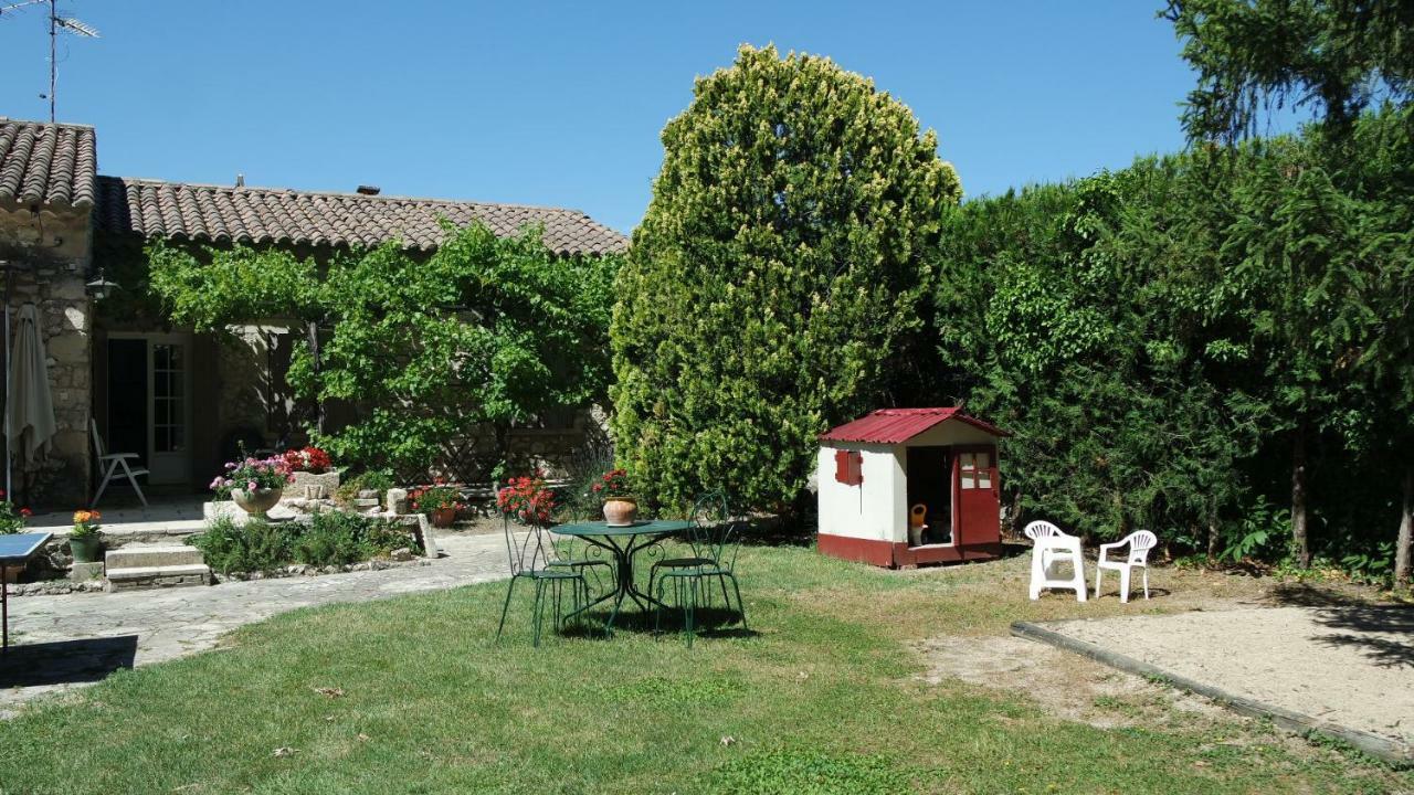 Mas Grimaud - Gite- Studio Et Chambres D'Hotes Familiales Eygalières Eksteriør bilde