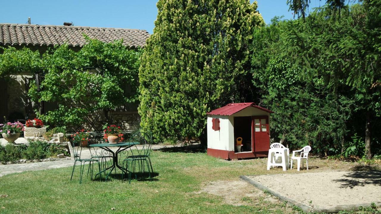 Mas Grimaud - Gite- Studio Et Chambres D'Hotes Familiales Eygalières Eksteriør bilde