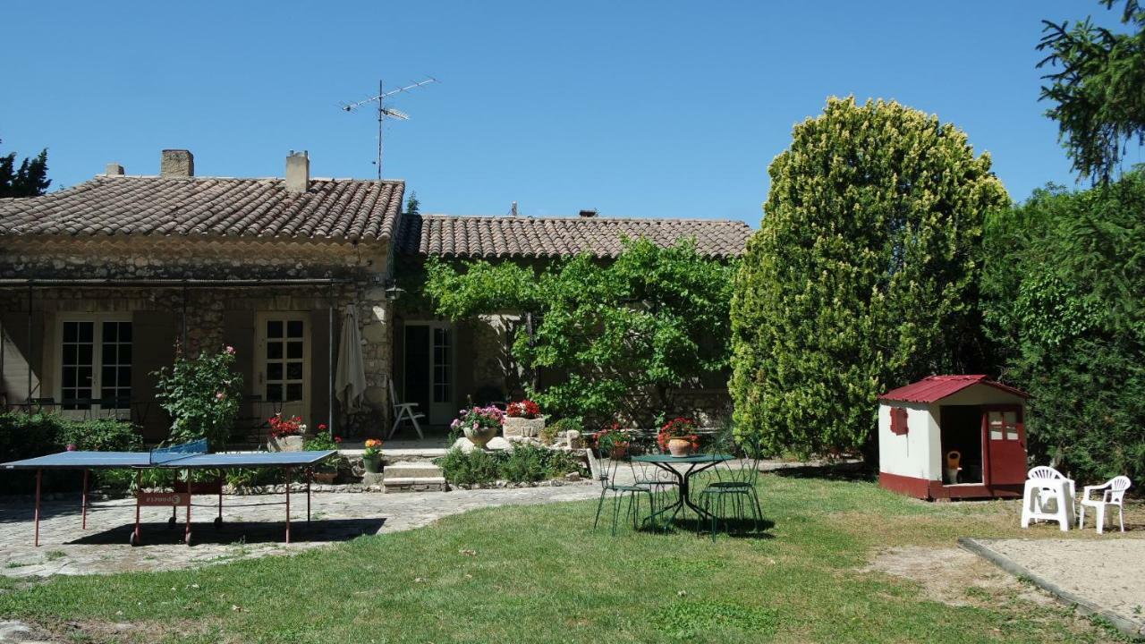 Mas Grimaud - Gite- Studio Et Chambres D'Hotes Familiales Eygalières Eksteriør bilde